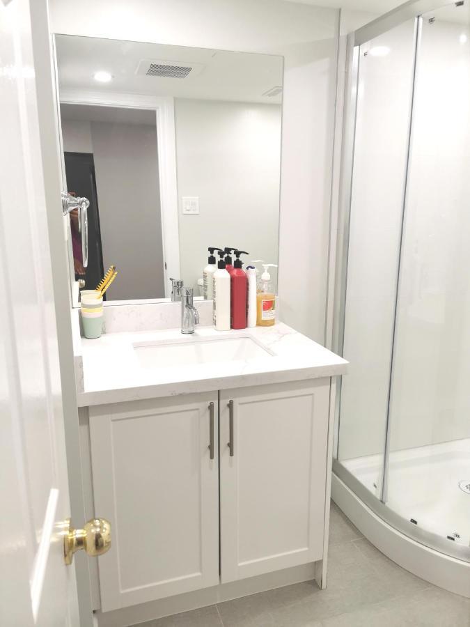 Perfect Location Comfort Private House Lower Level 2 Bedroom Unit Mississauga Eksteriør bilde