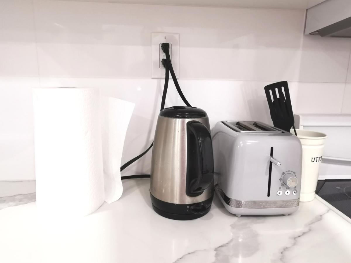 Perfect Location Comfort Private House Lower Level 2 Bedroom Unit Mississauga Eksteriør bilde